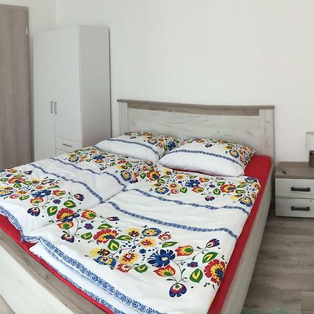 U Pepika Hotel Lipótszentmiklós Kültér fotó