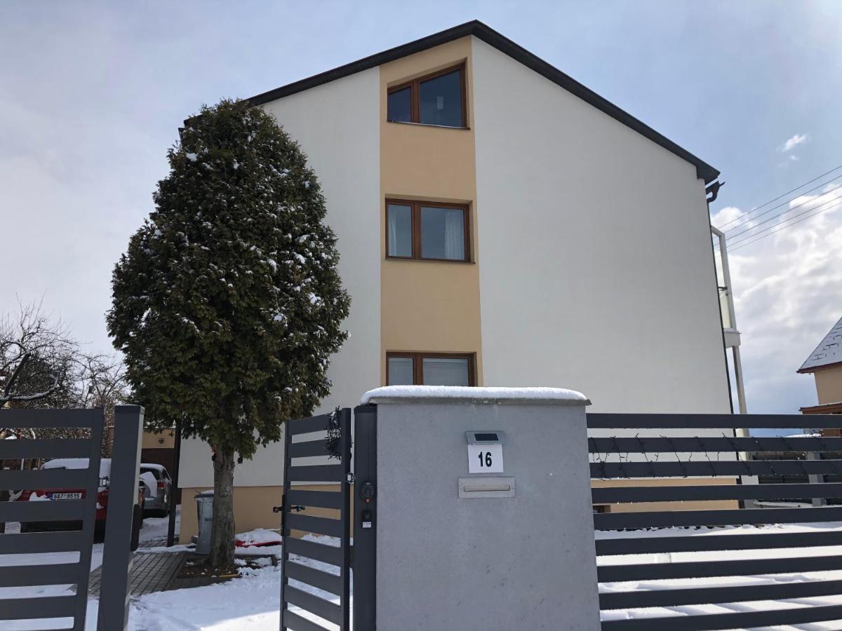 U Pepika Hotel Lipótszentmiklós Kültér fotó