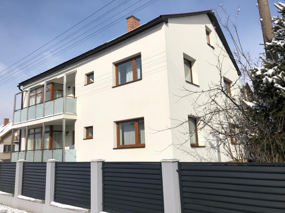 U Pepika Hotel Lipótszentmiklós Kültér fotó