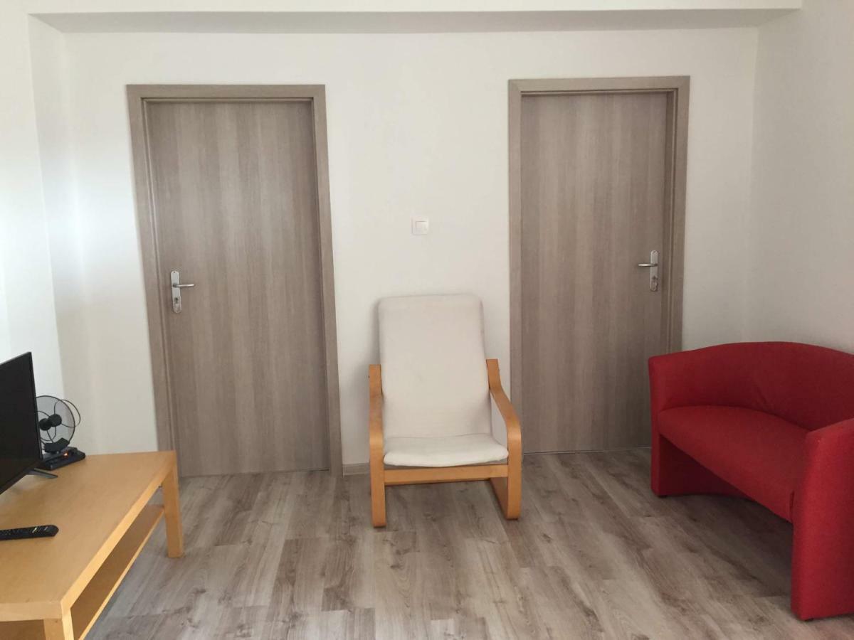U Pepika Hotel Lipótszentmiklós Kültér fotó