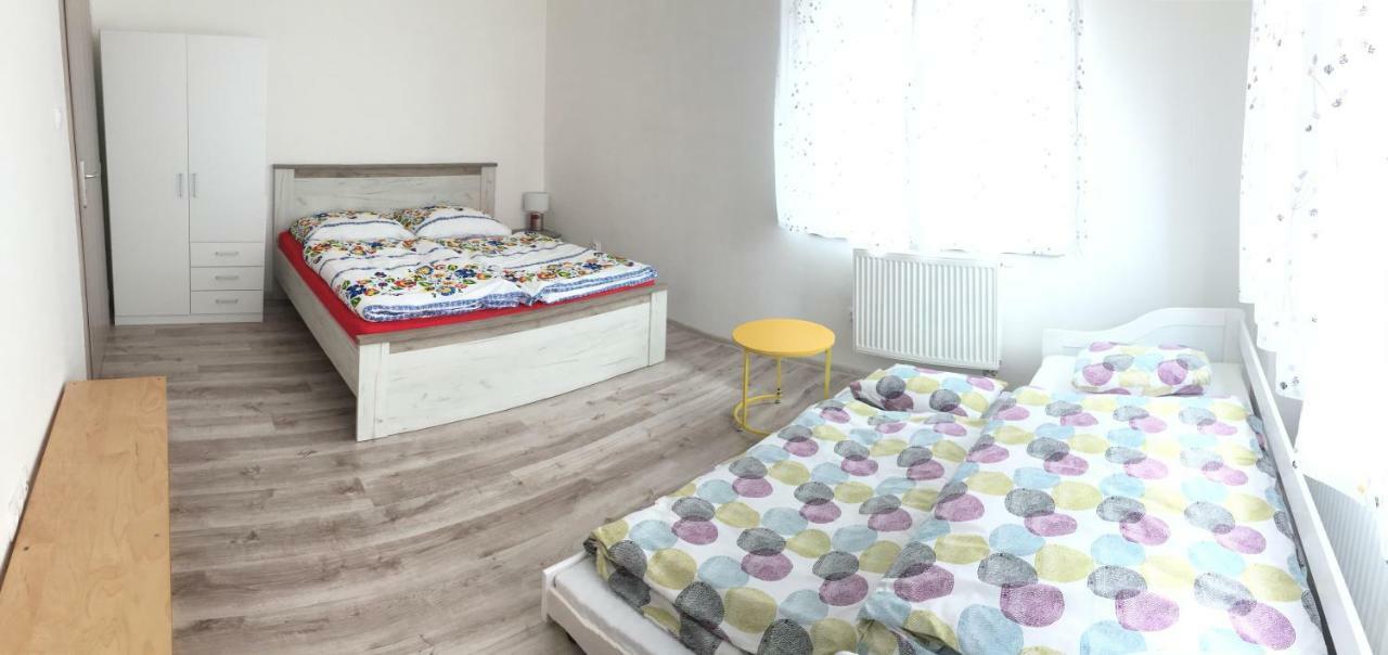 U Pepika Hotel Lipótszentmiklós Kültér fotó