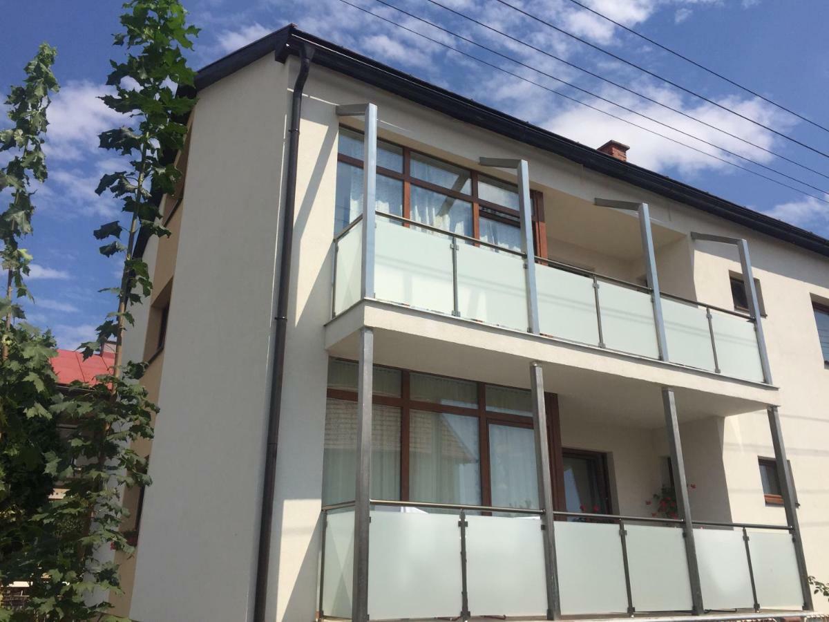 U Pepika Hotel Lipótszentmiklós Kültér fotó