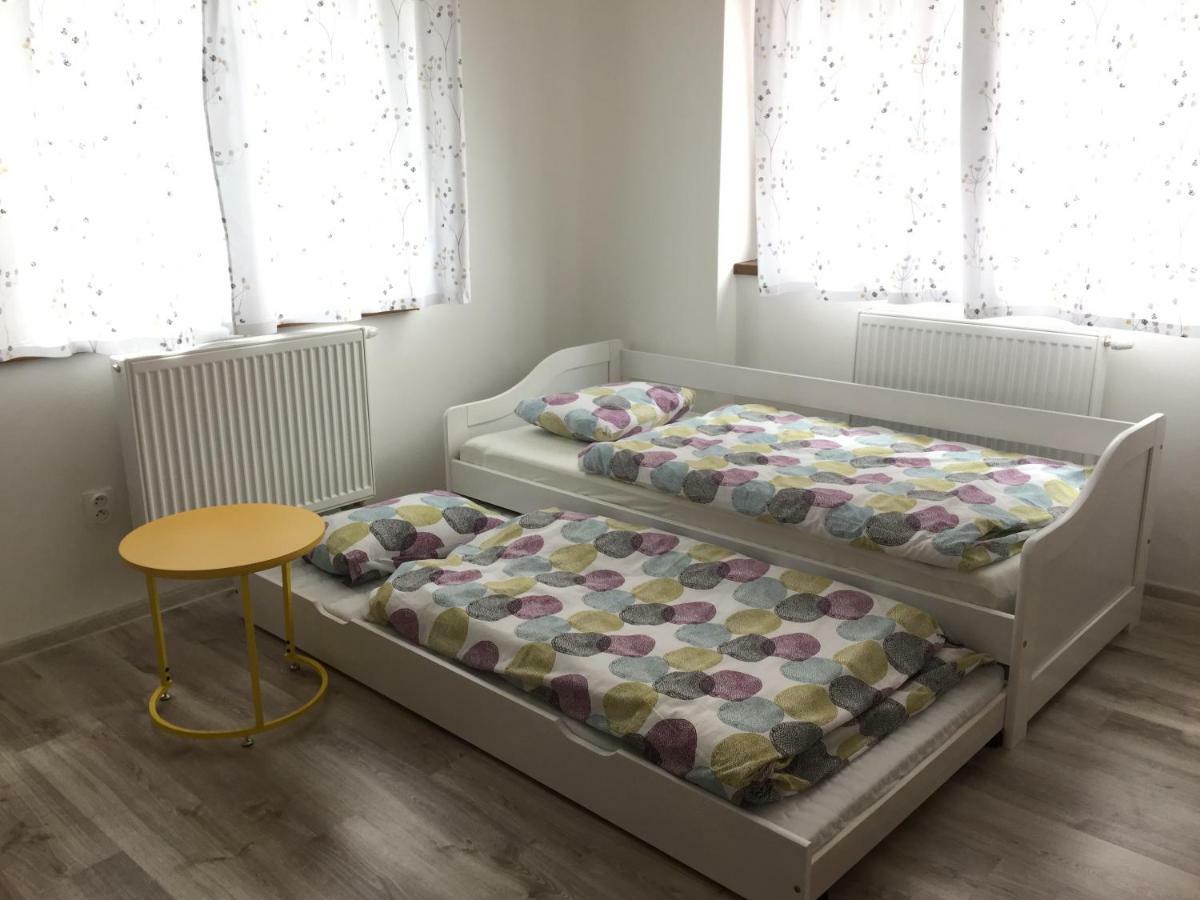 U Pepika Hotel Lipótszentmiklós Kültér fotó