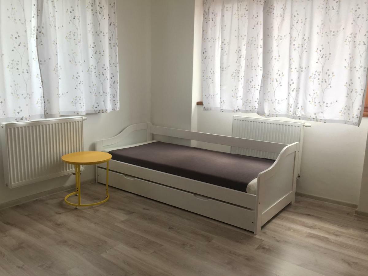 U Pepika Hotel Lipótszentmiklós Kültér fotó